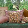 Coussin en coton imprimé PENSEE Eté 45x45 cm OCRE