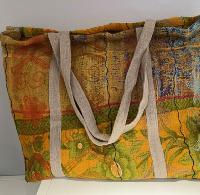 SUZANI_Sac brodé 50x40x12 cm Ocre