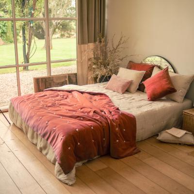 Dessus de lit en velours de coton matelassé Lyric Terracotta