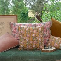Coussin en coton imprimé PENSEE Eté 45x45 cm OCRE